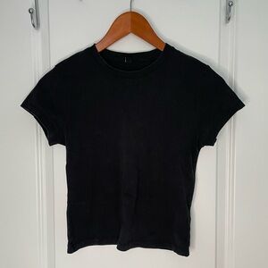 Uniqlo Black Crop Tshirt